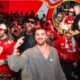 A moment to remember!!! This is how Travis Kelce INTRODUCED Taylor to all his friends…